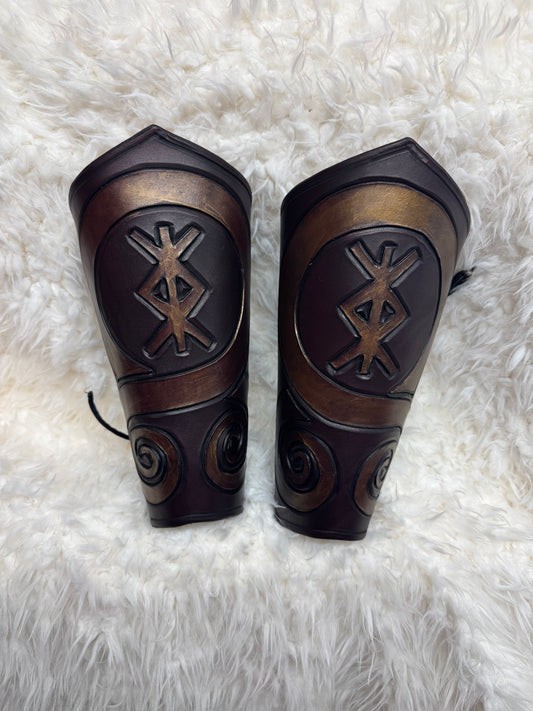 Troll Cross Arm Bracer